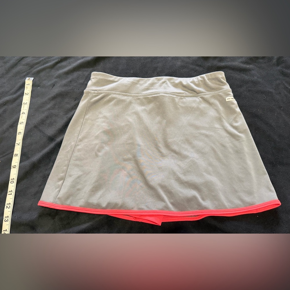 Like New Large Girls Tennis Skirt Sizing in Pictures CUTE No Stains Flaws Piling - Picture 8 of 10